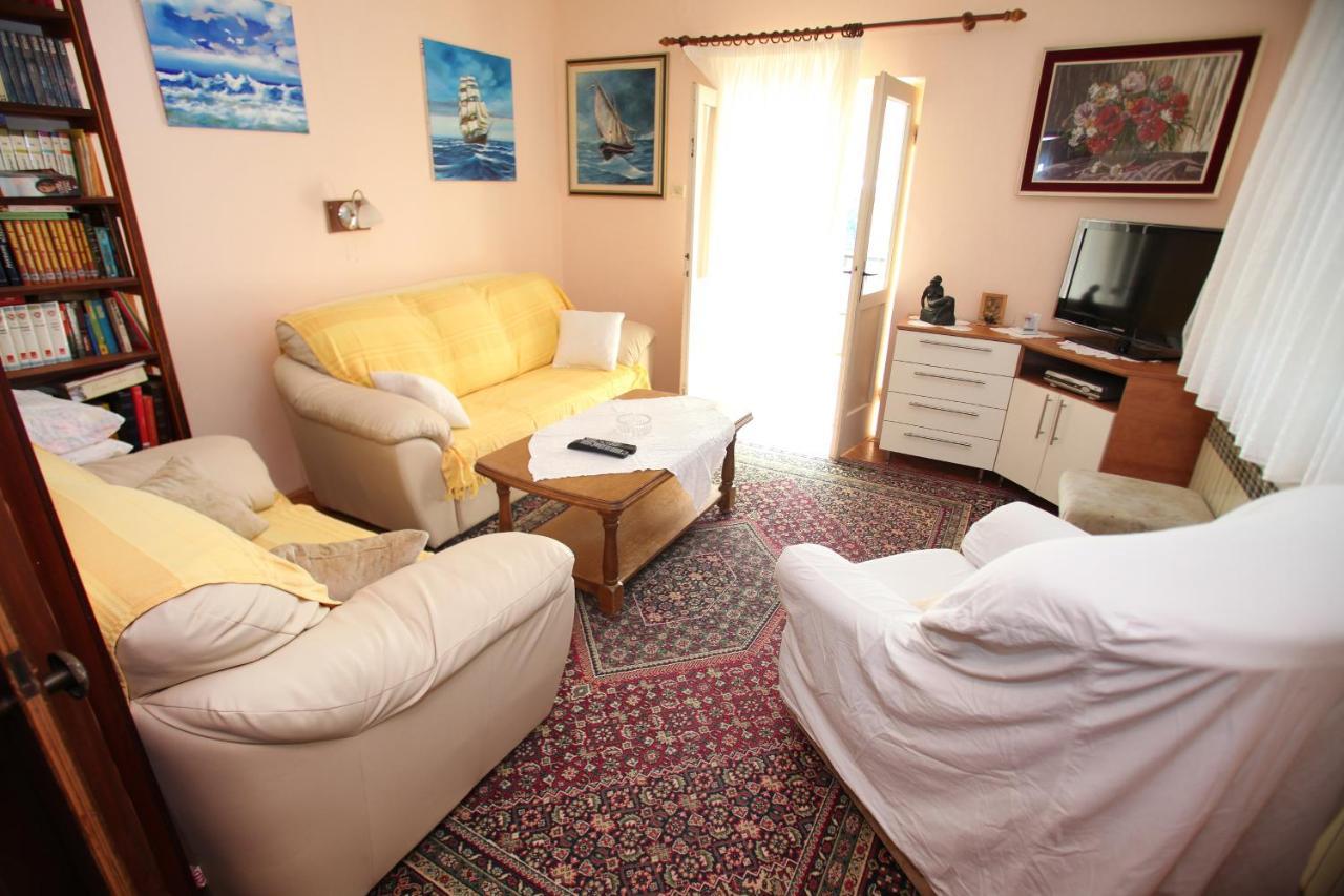 Apartments By The Sea Trogir - 15011 외부 사진