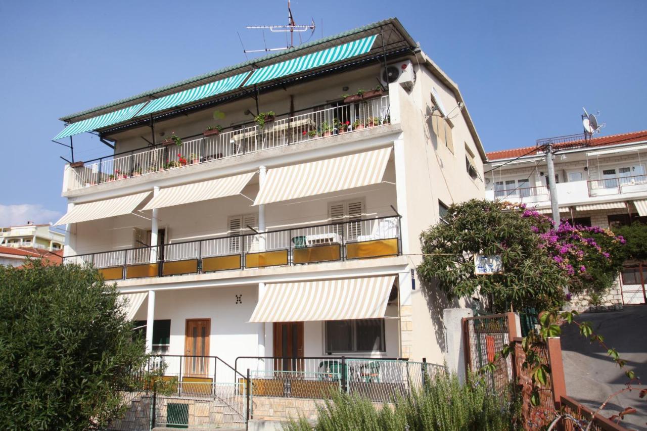 Apartments By The Sea Trogir - 15011 외부 사진