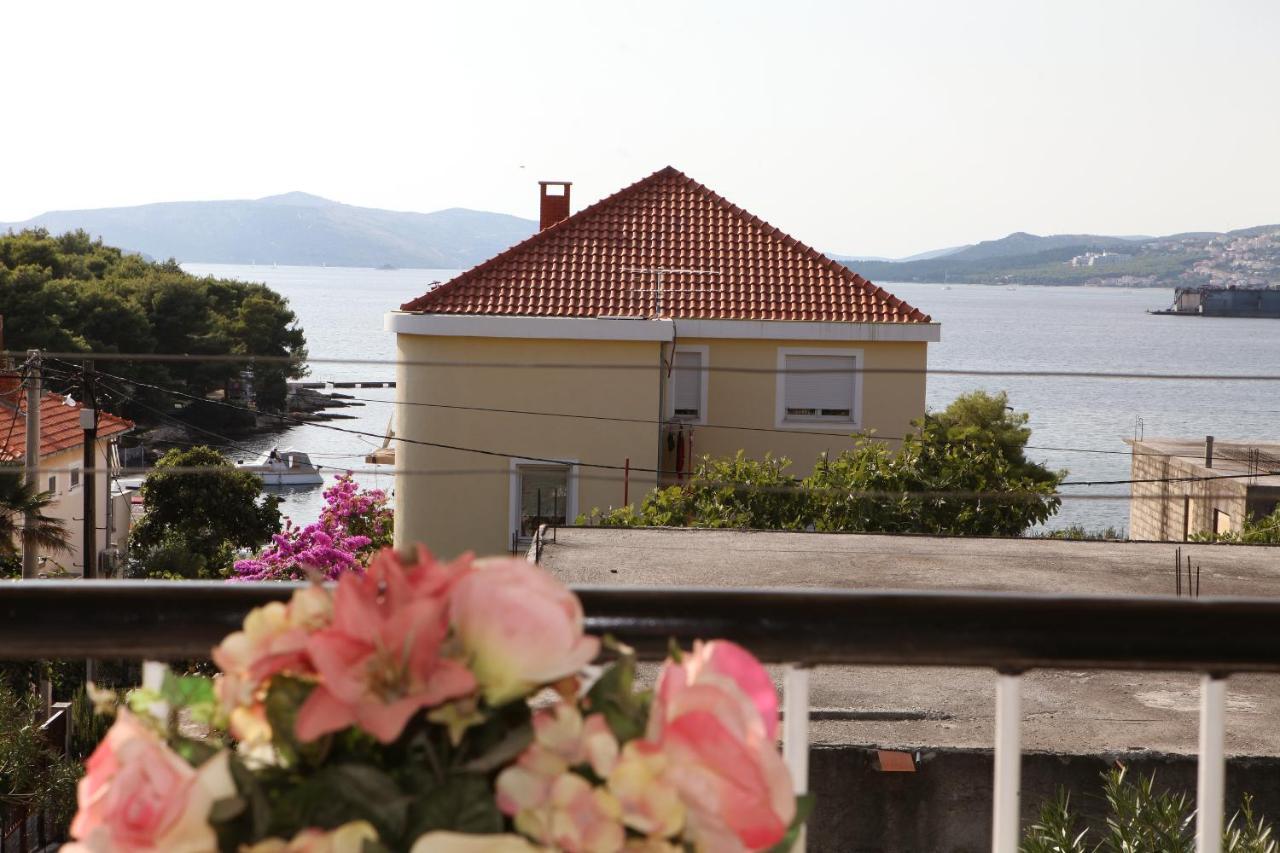 Apartments By The Sea Trogir - 15011 외부 사진